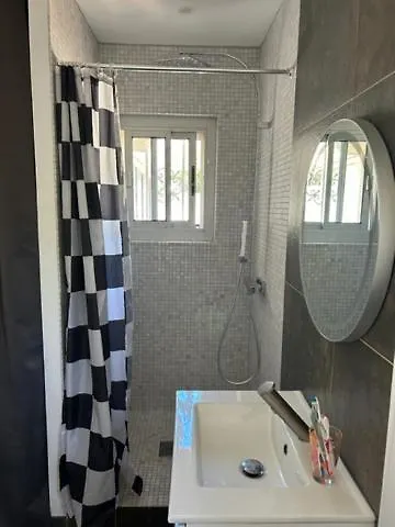 Joli Appartement Avec Chambre Et Grande Terrasse A Deux Pas De La Mer Sausset-les-Pins